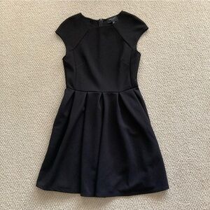 Romeo + Juliet Textured Black Fit & Flare Dress Size Medium Stretchy Cap Sleeve